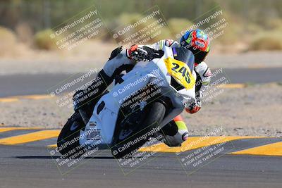 media/Sep-25-2022-CVMA (Sun) [[ee08ed6642]]/Race 6 Amateur Supersport Open/